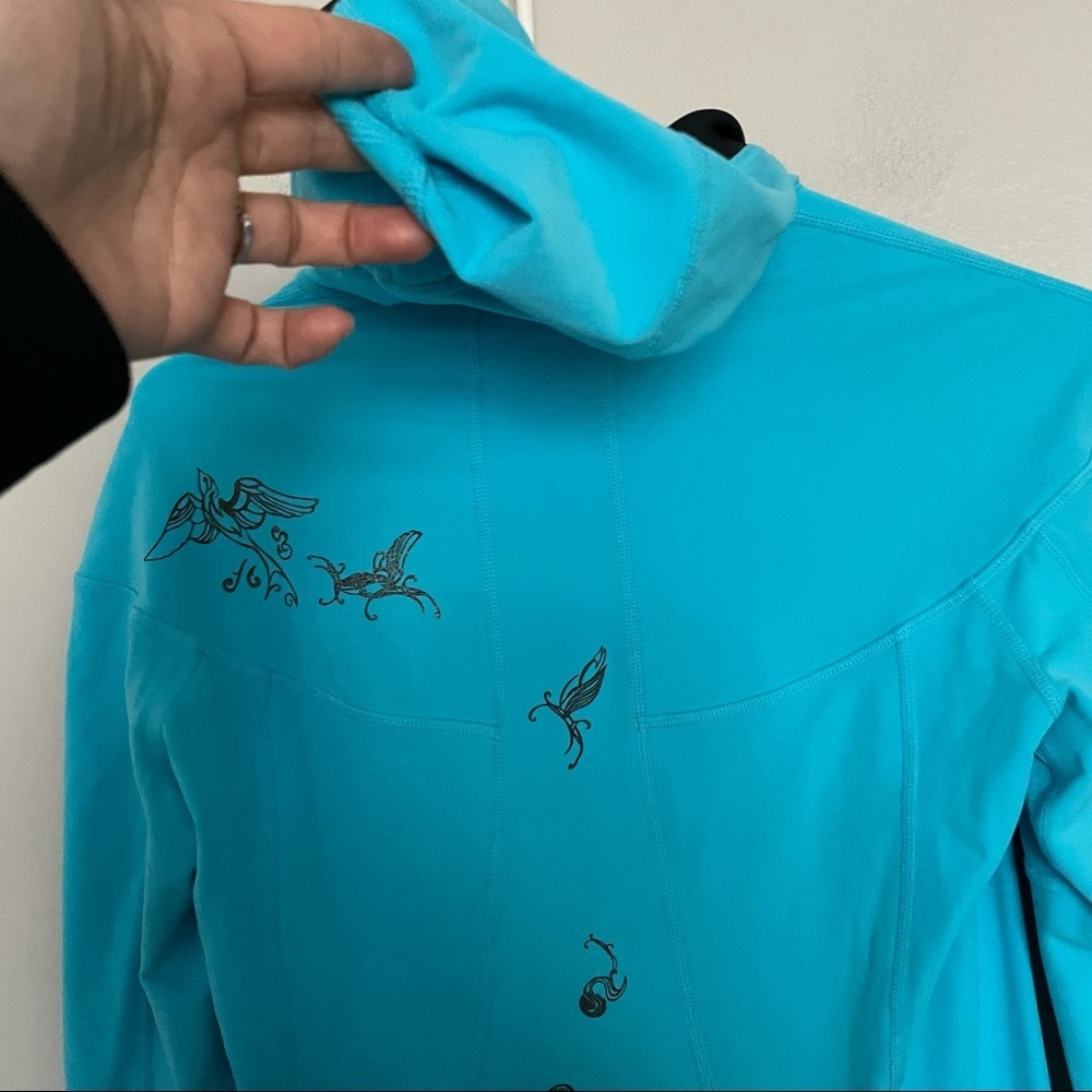 Lululemon sweater - Picture 4 of 8